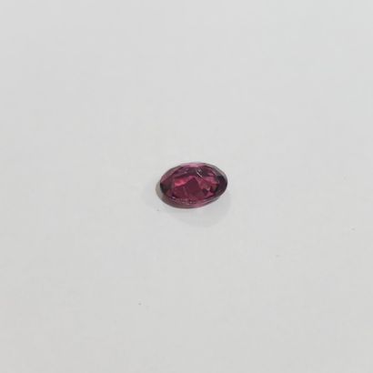 GRENAT purplish pink rhodolite VS , ovale...
