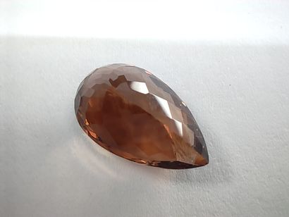 TOPAZE jaune IF	 poire, Brésil	, 	8.83 carats
Dim...