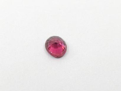 GRENAT purplish pink rhodolite VVS , ovale...