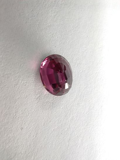 GRENAT purplish pink rhodolite VS ovale,...