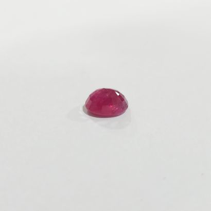 RUBIS red , ovale , Mozambique , 2,37 Carats,...