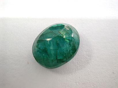 EMERAUDE	 ovale, Zambie, 7.40 carats	
Dim...