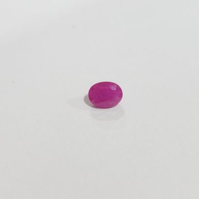 RUBIS pinkish red , ovale , Africa , 1,88...