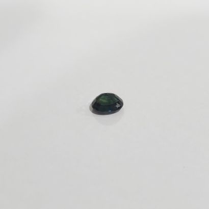 SAPHIR deep greenish blue , ovale , Thailand...