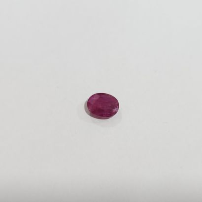 RUBIS purplish red , ovale , Madagascar ,...
