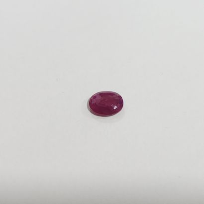 RUBIS purplish red , ovale , Madagascar ,...