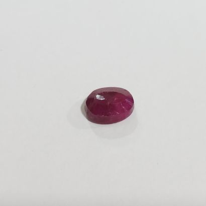 RUBIS Burma de forme ovale, 	Birmanie, 	4.00...