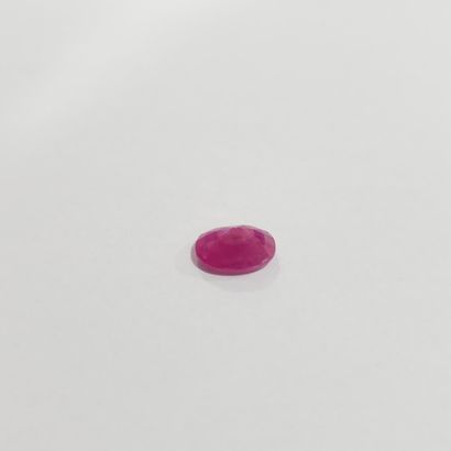 RUBIS pinkish red , ovale , Mozambique ,...