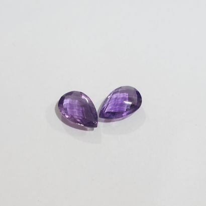 AMETHYSTE purple Nbr 2 , poire , Madagascar...