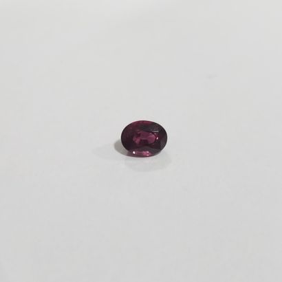 GRENAT purplish pink rhodolite , ovale ,...