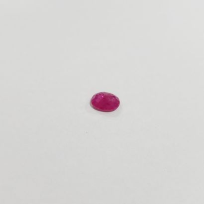 RUBIS pinkish red , ovale , Mozambique ,...