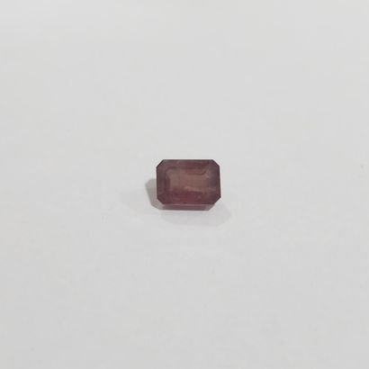 SAPHIR pinkish purple , émeraude , Tanzanie...