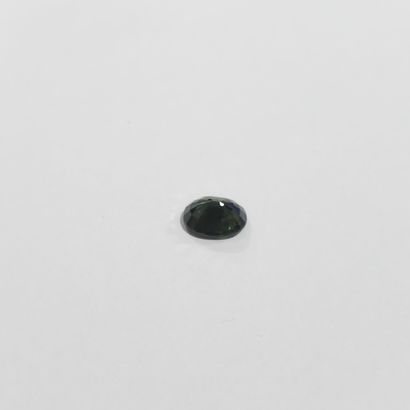 SAPHIR green , ovale , Australie , 1,75 carats...