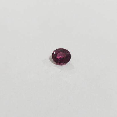 GRENAT purplish pink rhodolite VVS , ovale...