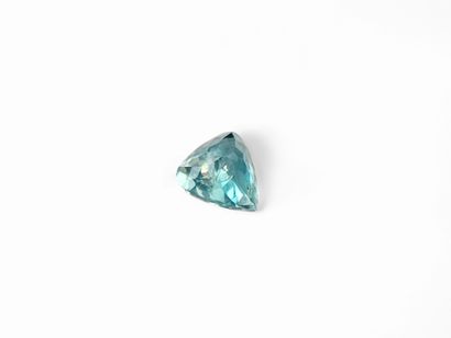 ZIRCON gentle heat blue , poire , Cambodge...