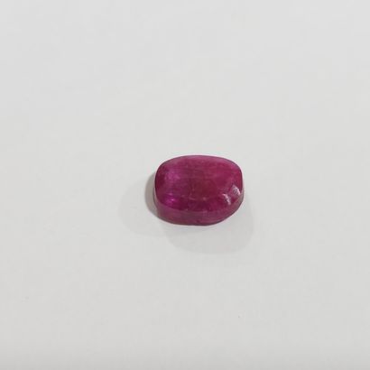RUBIS Burma , ovale , Birmanie , 5,40 carats...
