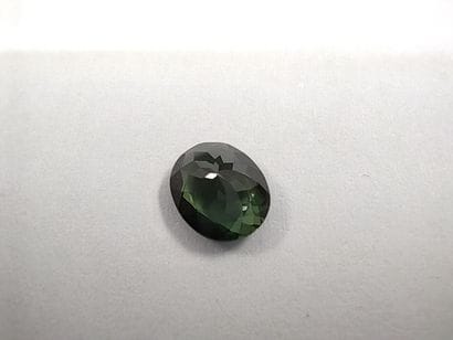 TOURMALINE verte VVS	 ovale, Mozambique	,...