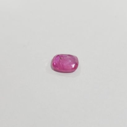 SAPHIR pink 	cushion, Madagascar, 2.13 carats
Dim...