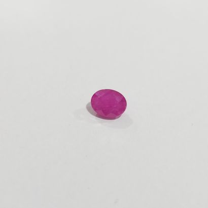 RUBIS pinkish red , ovale , Africa , 1,70...
