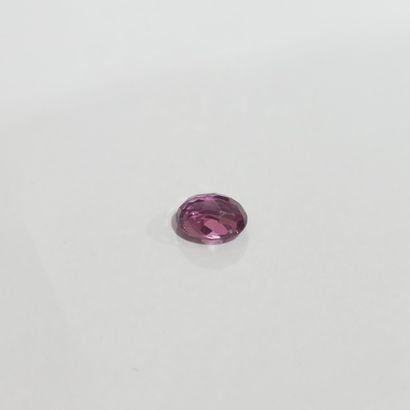 GRENAT purplish pink rhodolite , ovale ,...