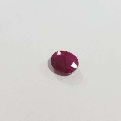 RUBIS Burma de forme ovale, 	Birmanie, 	4.00...