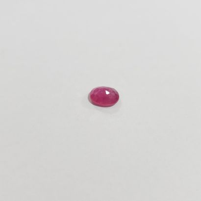 RUBIS pinkish red , ovale , Mozambique ,...