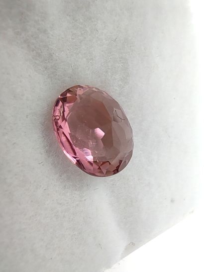 TOURMALINE pink Mozambique ovale
Dim : 7,8mm...