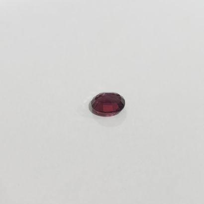 GRENAT purplish pink rhodolite , ovale ,...