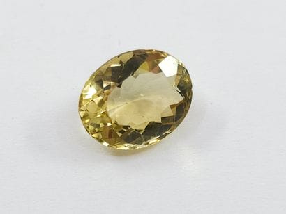 CITRINE yellow VS , ovale , Brésil , 4,93...
