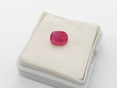 RUBIS pinkish red , coussin , Mozambique...