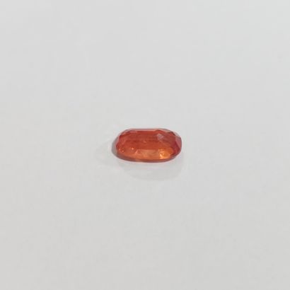 SAPHIR orange , ovale , Tanzanie , 2,26 Carats,...