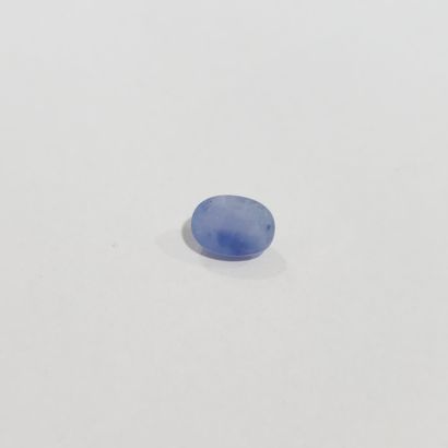 SAPHIR blue , ovale , Ceylan , 1,78 Carats,...
