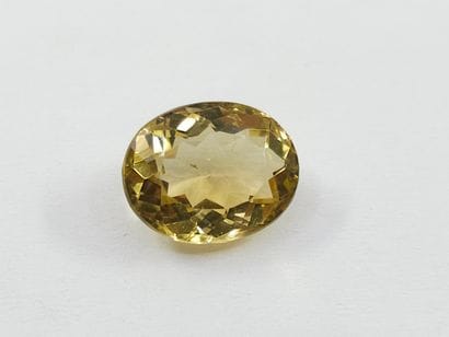 CITRINE yellow VS , ovale , Africa , 4,24...
