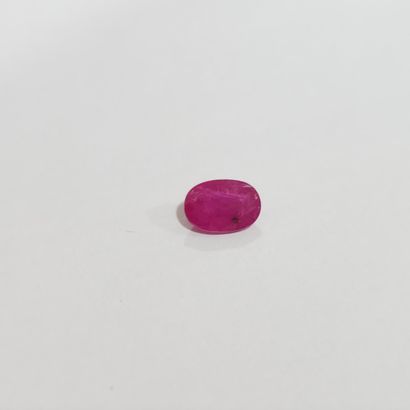 RUBIS pinkish red , ovale , Mozambique ,...
