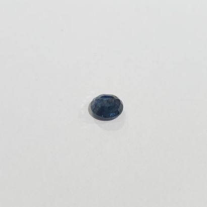 SAPHIR bleu , ovale , Australie , 1,88 Carats,...
