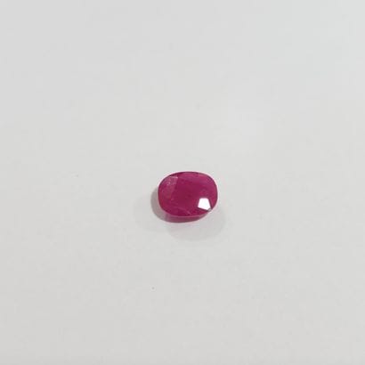RUBIS rouge de forme ovale, 	Mozambique,...