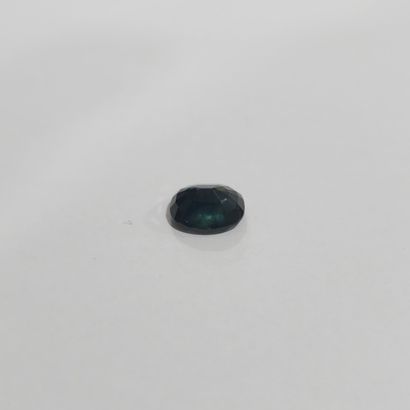 SAPHIR deep greenish green , ovale , Australie...