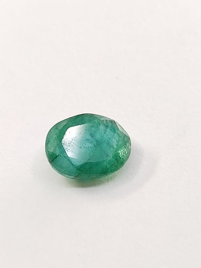 EMERAUDE	 ovale, Zambie, 7.40 carats	
Dim...