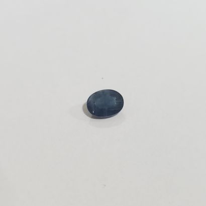 SAPHIR bleu , ovale , Africa , 1,26 Carats,...