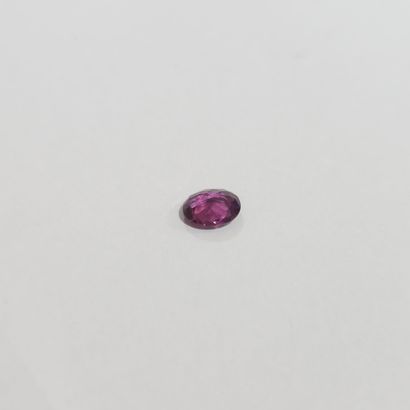 GRENAT pinkish purple rhodolite , ovale ,...