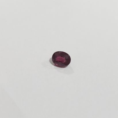 GRENAT purplish pink rhodolite , ovale ,...