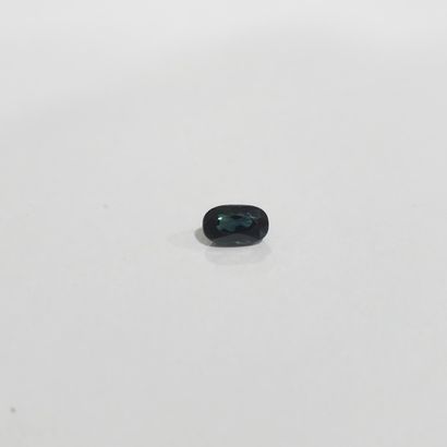 SAPHIR Greenish blue VS , ovale , 0,77 carats...
