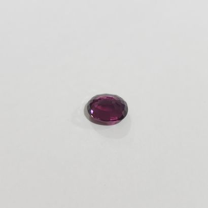 GRENAT purplish pink rhodolite , ovale ,...
