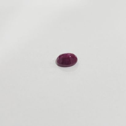RUBIS purplish red Myanmar , ovale , Birmanie...