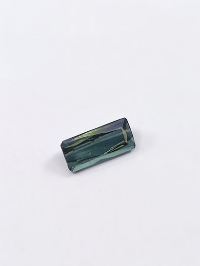 TOURMALINE bluish green 	taille émeraude,...