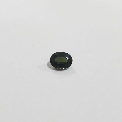 SAPHIR green , ovale , Australie , 1,75 carats...