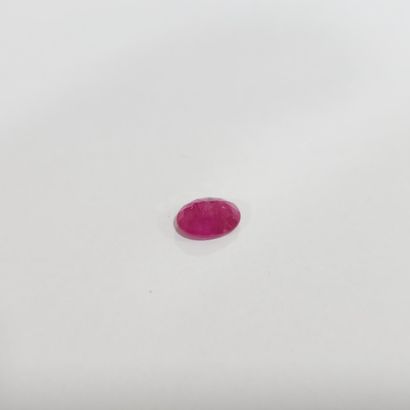 RUBIS pinkish red , ovale , Mozambique ,...