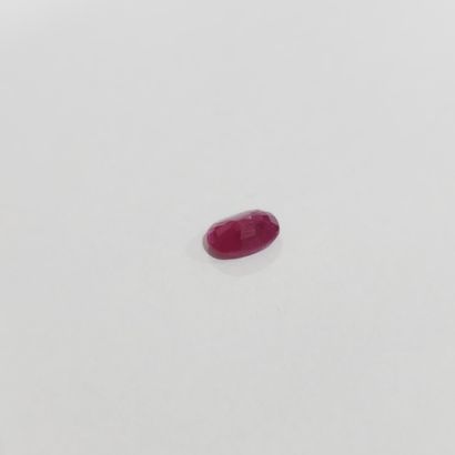 RUBIS red , ovale , Tanzanie , 0,97 Carats,...