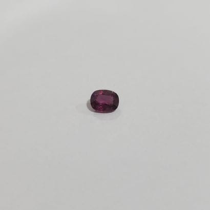 GRENAT purplish pink rhodolite , coussin...