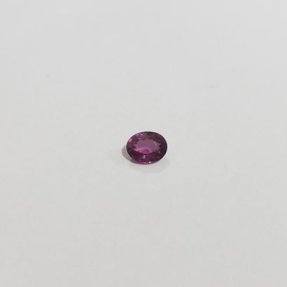 GRENAT pinkish purple rhodolite , ovale ,...